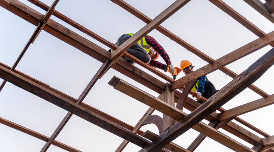 Professional residential roofers in Cottonwood Falls, KS